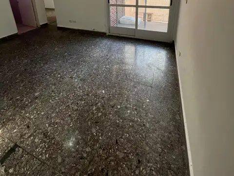 Avenida Peron 1100, Piso 2°