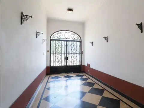Casa 7 ambientes con 4 baños