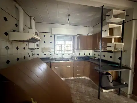 Casa 5 ambientes con 1 baño