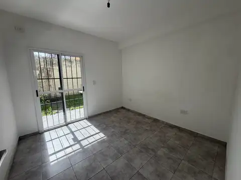 Departamento en Alquiler en San Justo, $ 450.000