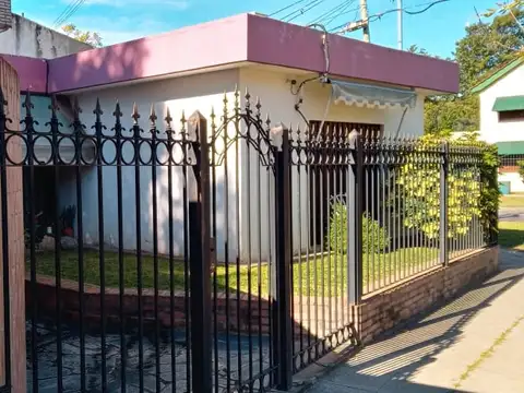 Excelente casa tipo americana en excelentes condiciones