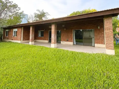 Casa 4 ambientes con 3 baños