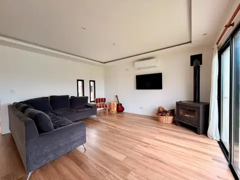 Casa 5 ambientes con 3 baños