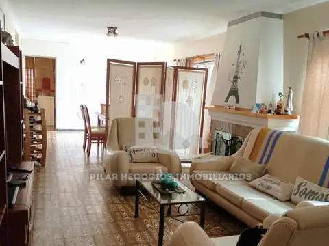 Casa 5 ambientes con 3 baños