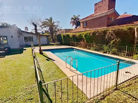 VENTA DE CASA 5 AMB. CON PILETA EN EL CLUB DE CAMPO DE ARANZAZU