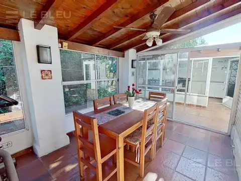 Casa 5 ambientes con 3 baños