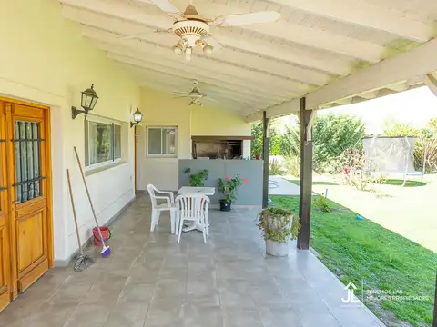 casa en  venta en E1 con dos lotes en Cardales Village
