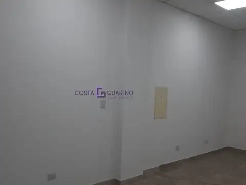 Excelente local de 32m² sobre Avenida San Martín