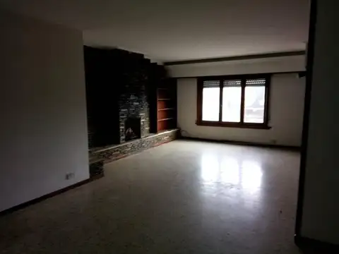 Hipolito Yrigoyen 12600