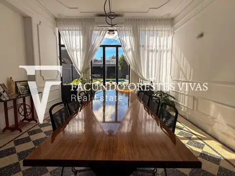 VENTA - CASA - SEIS AMBIENTES - JARDIN- PILETA -COCHERA- TERRAZA- LINIERS