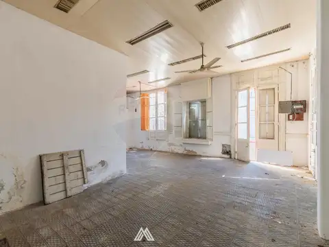 VENTA-gran esquina potencial para reciclaje-AGUADA