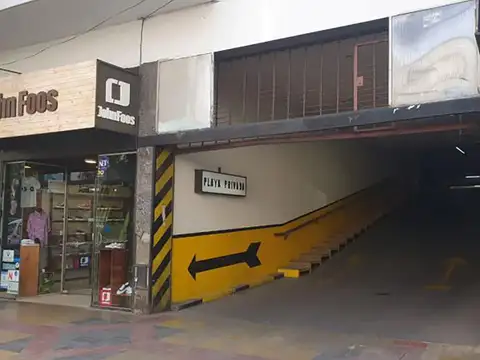 HAUSER VENDE COCHERA EN EL CENTRO DE MENDOZA