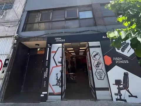 Espectacular Salon  apto Comercial  en edificio sobre Av Gaona y Cuenca