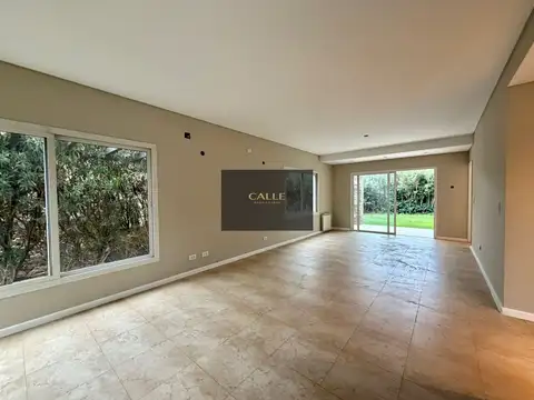 Casa 5 ambientes con 2 baños