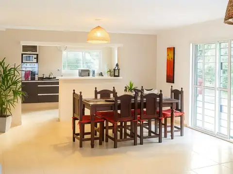 Los Eucaliptus y Las Palmeras 100