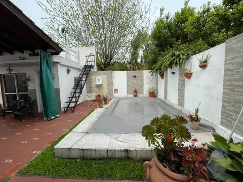 Casa 3 ambientes más depto 3 ambientes en La Tablada