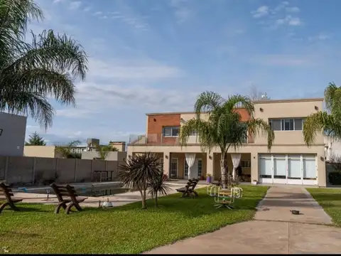 Casa sobre un gran Parque