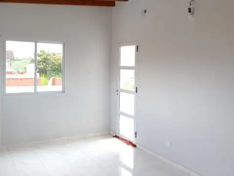 Hermoso PH 4 ambientes "A ESTRENAR" 1* Piso al frente, con patio y balcon