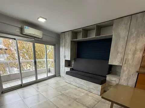 Departamento en Alquiler en Monte Castro, $ 700.000