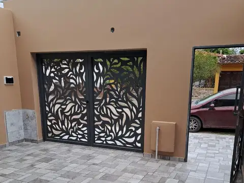 Depto Tipo Casa en Alquiler con 1 cocheras