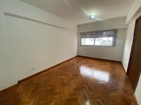 Departamento - Alquiler - Argentina, La Matanza - Av. Rivadavia 14340