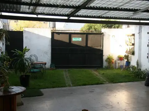 Casa Americana - 3 Ambientes Con Salida A 2 Calles - Villa T