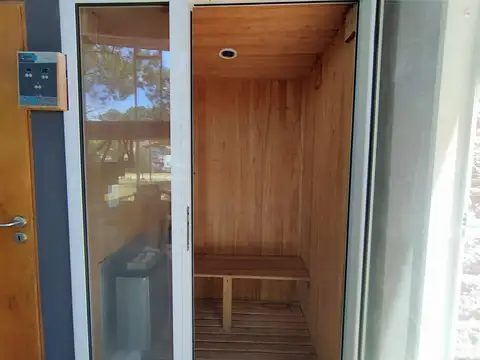 Casa venta Costa del Este pileta climatizada