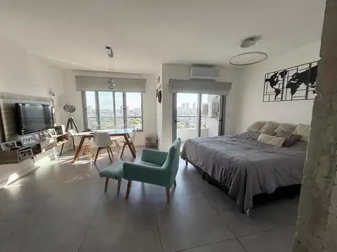 Amplio monoambiente con balcón y vista abierta en Avellaneda