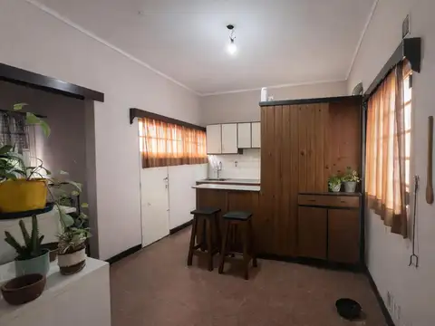 Casa en venta 3 dormitorios c/ cochera y jardin