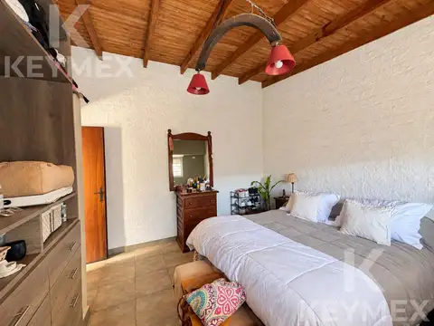 Casa 3 dormitorios con cochera en venta Tolosa - APTO BANCO
