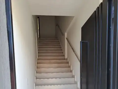 Oficina en Alquiler en Lanús, $ 750.000