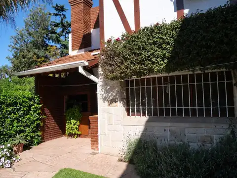 Casa 5 ambientes con 5 baños