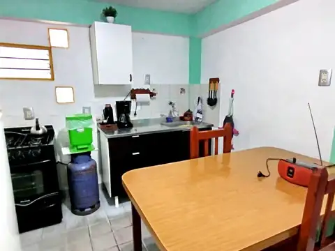 Casa 5 ambientes con 1 baño