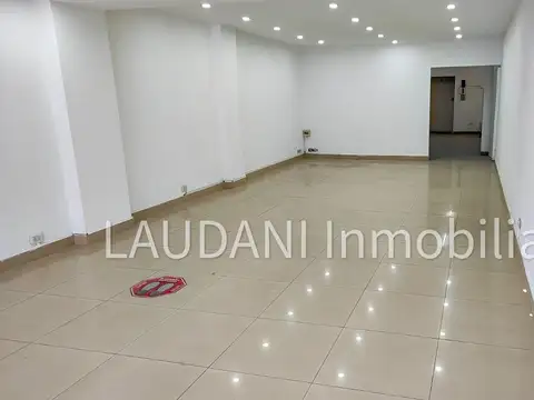 LOCAL de 80m2 mas Sotano en Villa Devoto