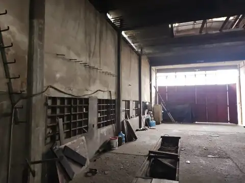 Galpón Industrial / Depósito En Barracas 463 M2 Cubiertos Mixtura 2 Excelente Ubicación