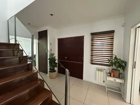 Casa en Alquiler en Joaquin Gorina, USD 2.400