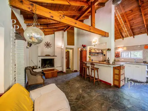 Casa en Venta con 1 cochera