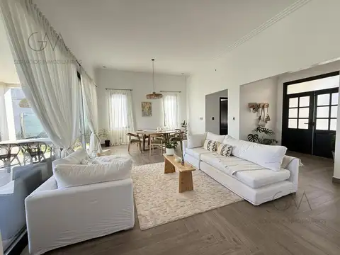 Casa 4 ambientes con 3 baños