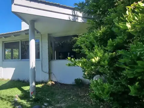 Casa 3 ambientes con 2 baños