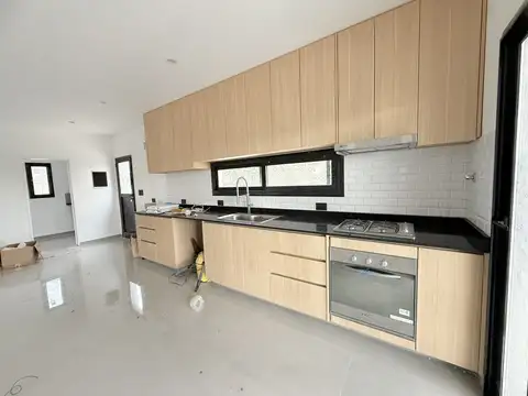 CASA EN VENTA EN SANTA ELENA - PILAR DEL ESTE