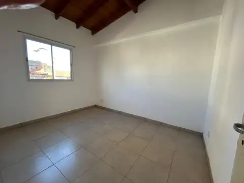 Depto Tipo Casa en Alquiler en Parque Chacabuco, $ 1.200.000