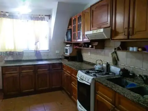 Casa de 4 ambientes en Carapachay