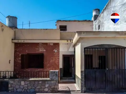CASA EN VENTA MACROCENTRO 4 DORMITORIOS
