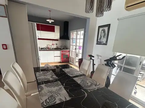 Casa en Venta con 4 cocheras