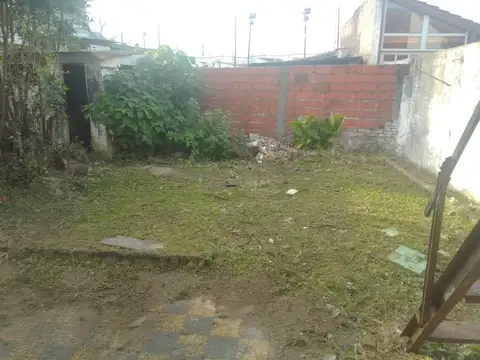 CASA AMERICANA SOBRE LOTE DE 179M2