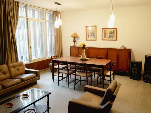 Casa 8 ambientes con 3 baños