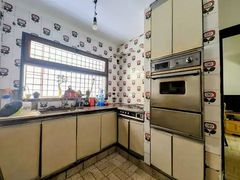CASA EN VENTA LA PLATA A REFACCIONAR BARRIO NORTE