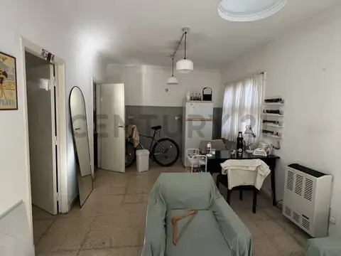 Hipolito Irigoyen 3400, Piso 0