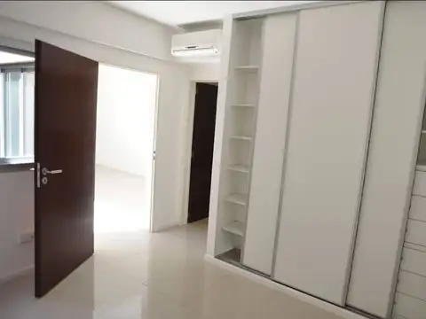 Departamento de dos ambientes en planta baja, todo a estrenar.. Edifico de categoria.