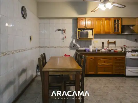 Casa 5 ambientes con 3 baños